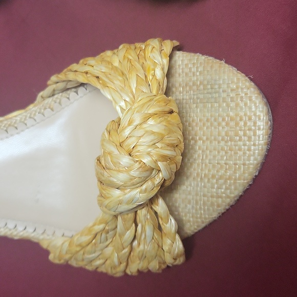 CROWN & IVY Size 8.5 Wedge Shoes - Picture 2 of 5
